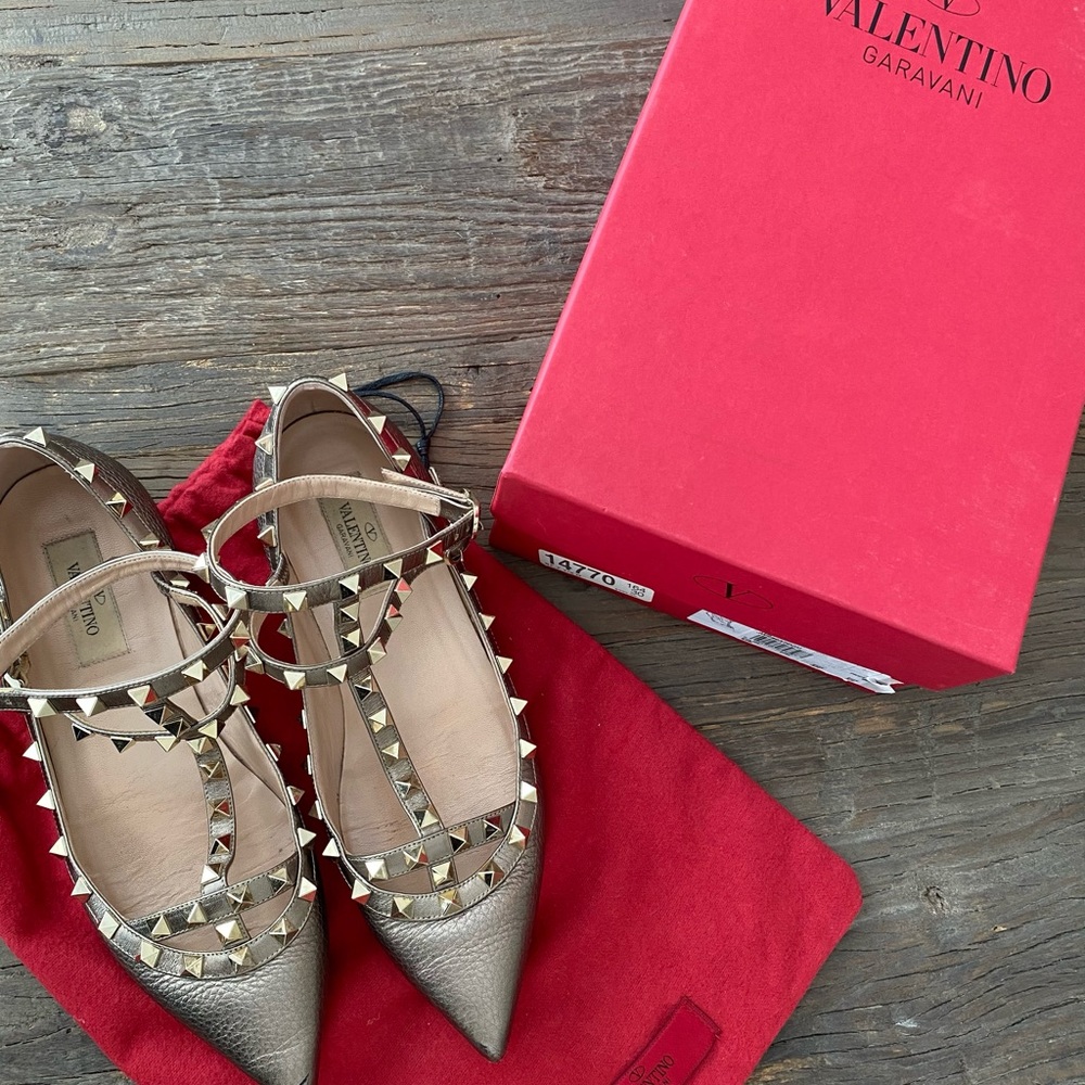 VALENTINO Rockstud ballet flats in gold